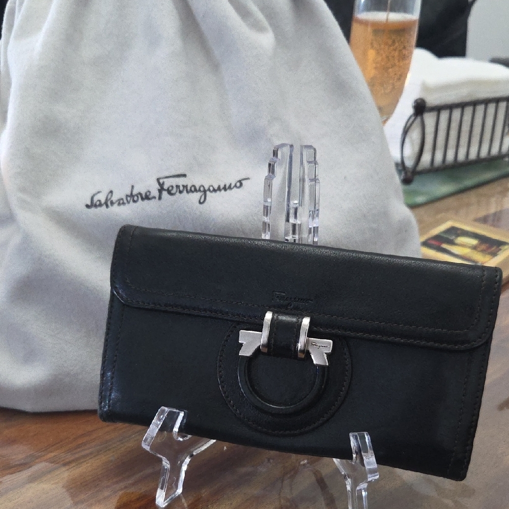 Salvatore Ferragamo AUTH Wallet